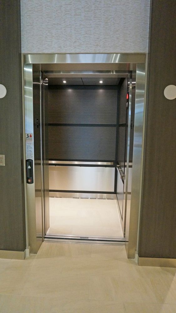 Galleria Court: 9130 Galleria Ct, Naples, FL 34109